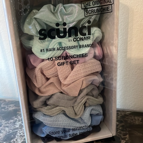 Scunci Scrunchies Gift Set - Picture 4 of 9